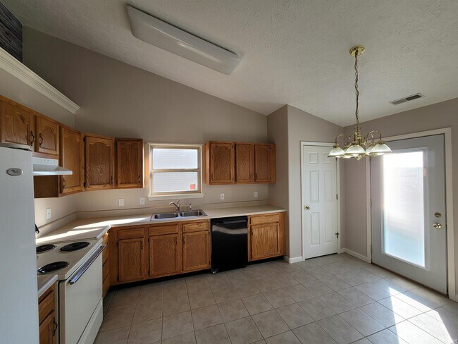 Building Photo - 1323 Shining Armor Ln