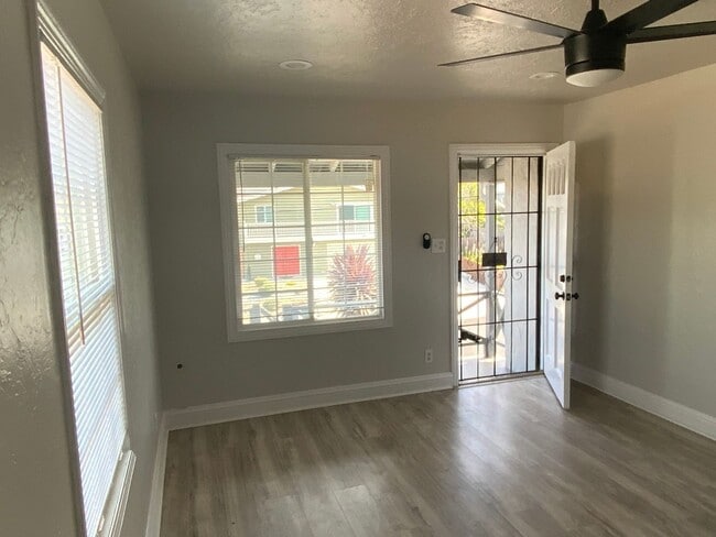 Building Photo - Beautiful Rodeo 2 bedroom 1 bath