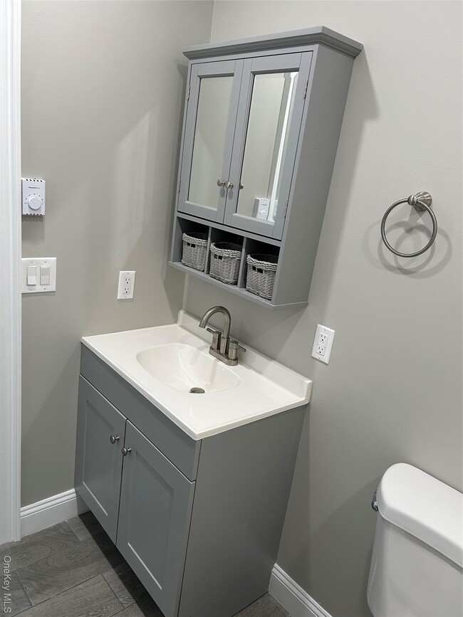 Building Photo - 135 Gale Rd