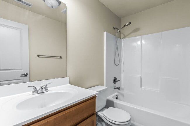 Building Photo - 404 Sullivan Loop Rd