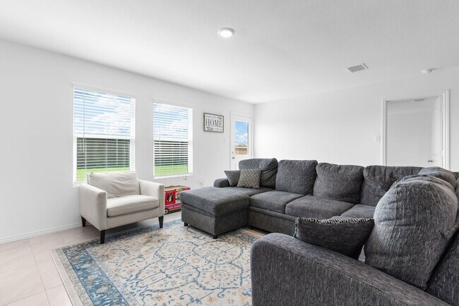 Building Photo - 5401 Rockrose Ln