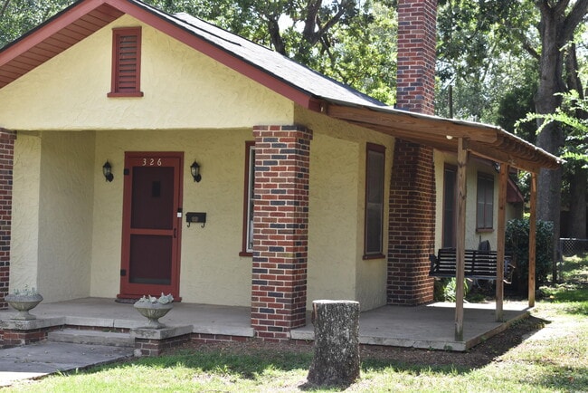 Building Photo - 326 Milledge Rd