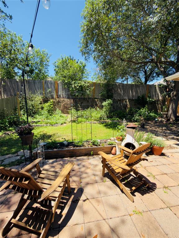 Building Photo - 9300 Pioneer Forest Dr