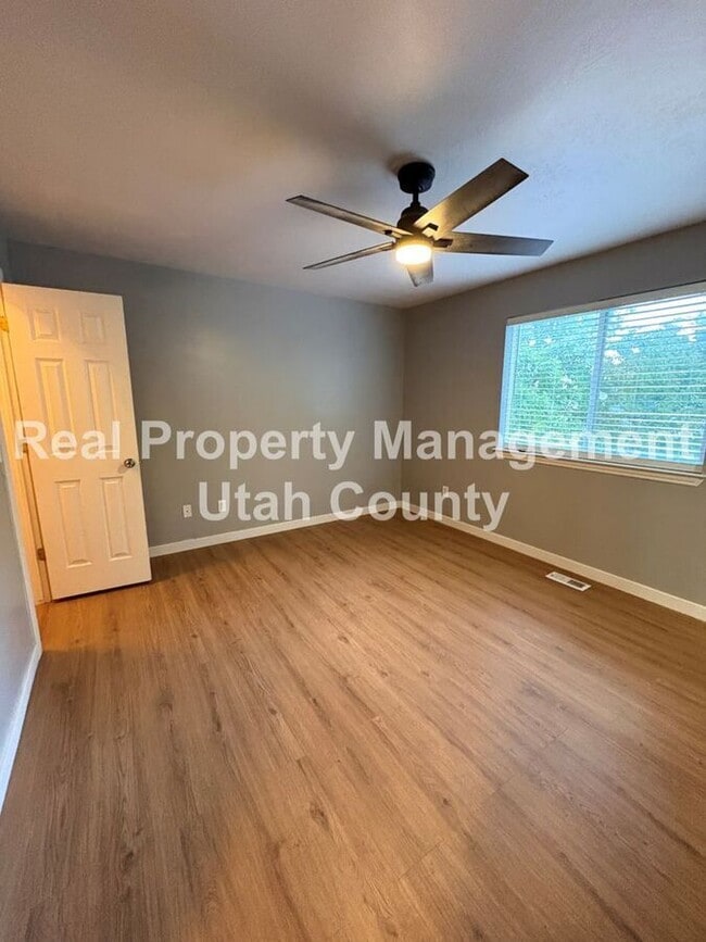 Building Photo - 692 W 410 N