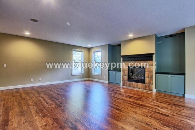 Building Photo - 5 Bedroom, 3.5 Bathrooms on a Culdesac, Washougal or Camas Schools