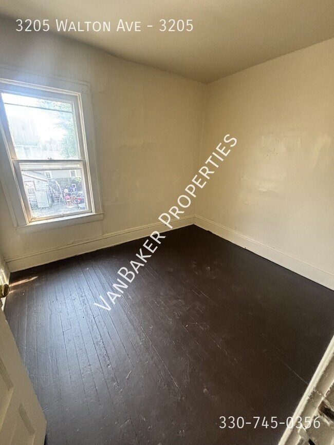 Building Photo - 3205 Walton Ave