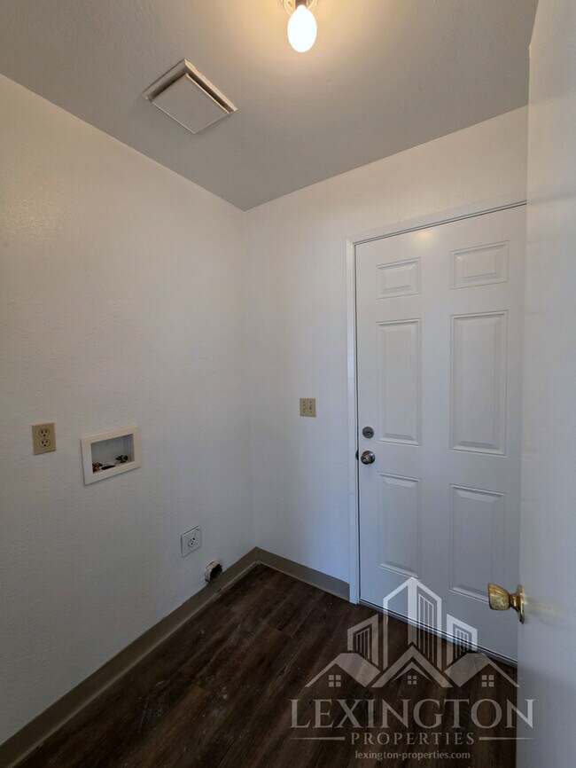 Building Photo - Charming 3BD, 1BA, Home with Modern Upgrades in Antelope, CA