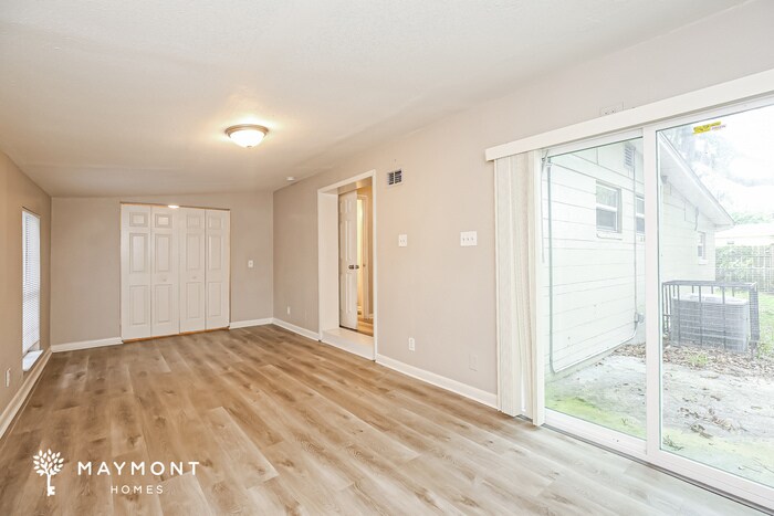 Building Photo - 260 Lee Dr