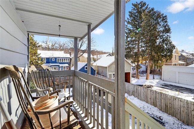 Building Photo - 607 N Cayuga St