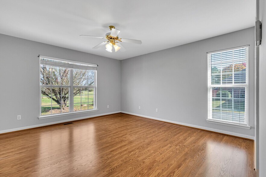 Building Photo - 207 Andy Johns Dr