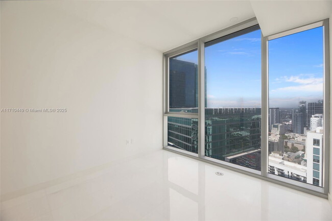 Building Photo - 300 Biscayne Blvd Way