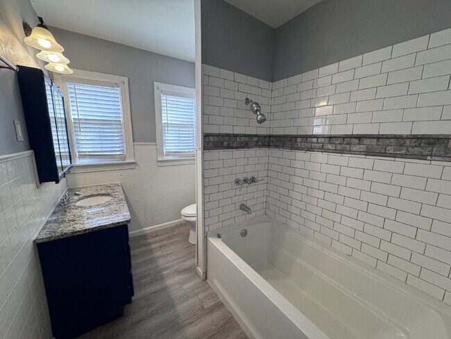 Building Photo - 2614 31st St