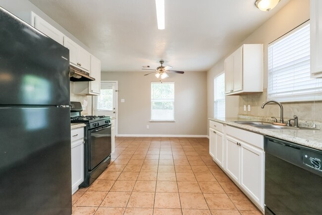 Building Photo - 2603 Cypress Island Dr