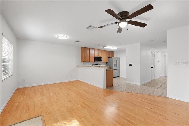 Building Photo - 221 Sterling Springs Ln