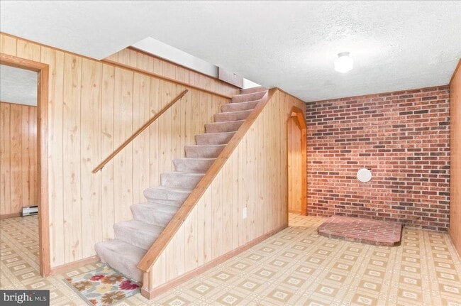 Building Photo - 102 Linwood Ct