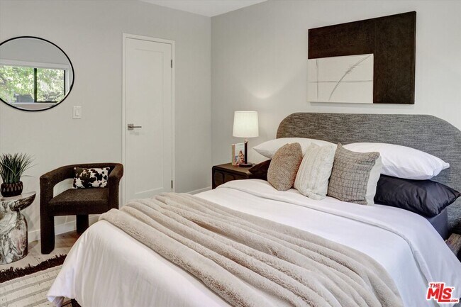 Building Photo - 7300 Franklin Ave