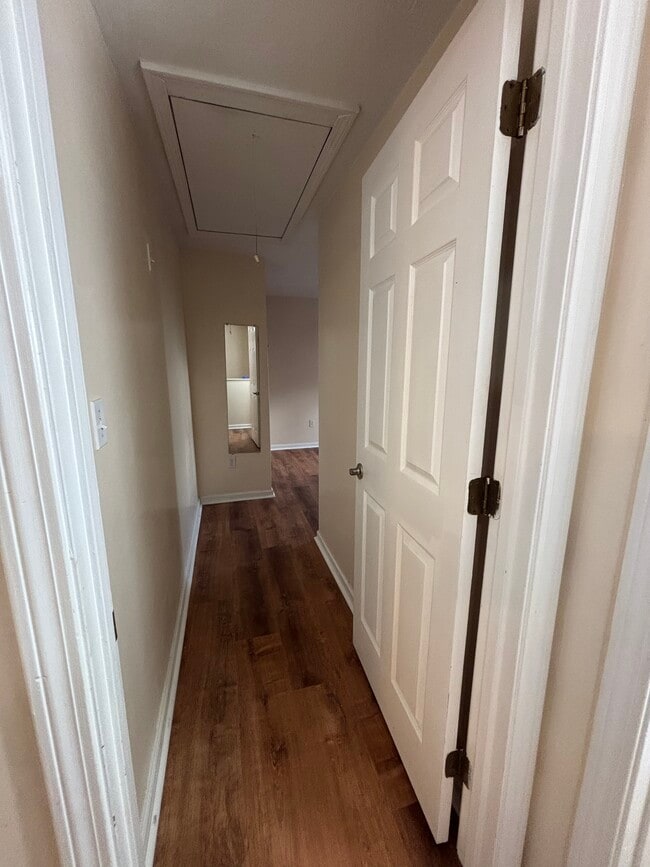 Building Photo - 118 Montclair Ave