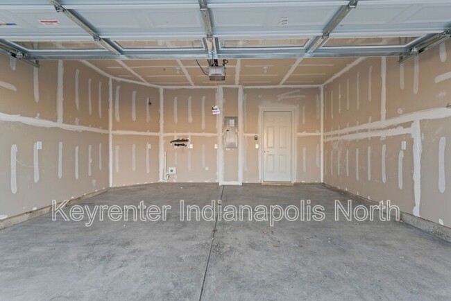 Building Photo - 9738 Behner Dr