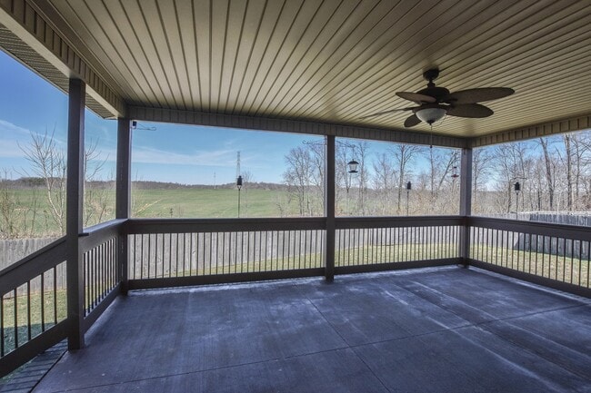 Building Photo - Pet Friendly with No Backyard Neighbors!