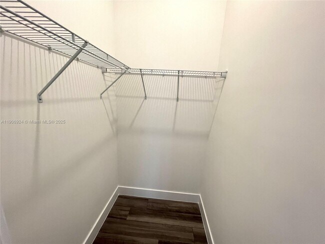 Building Photo - 11181 SW 92nd Ave