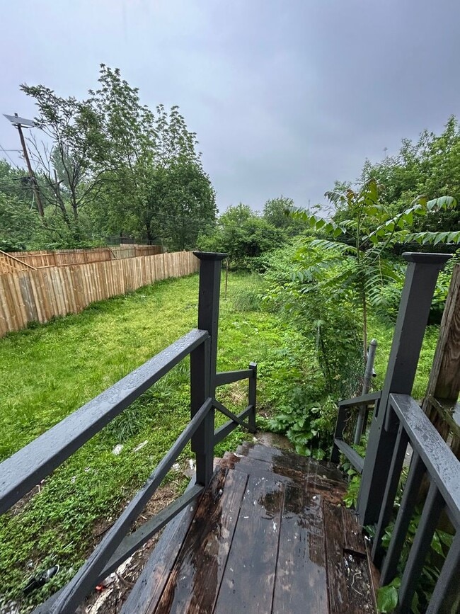 Building Photo - Large house Semi detached