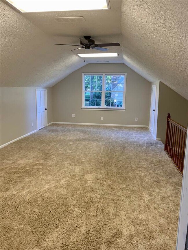 Building Photo - 8105 Savannah Way