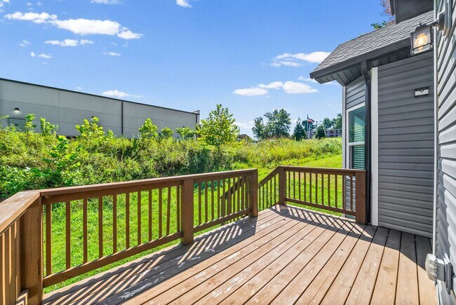Building Photo - 54 E Fork Dr