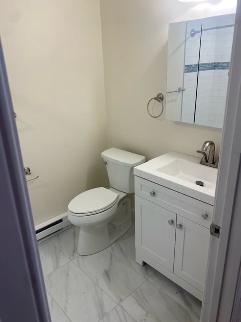 Building Photo - 520 Main St