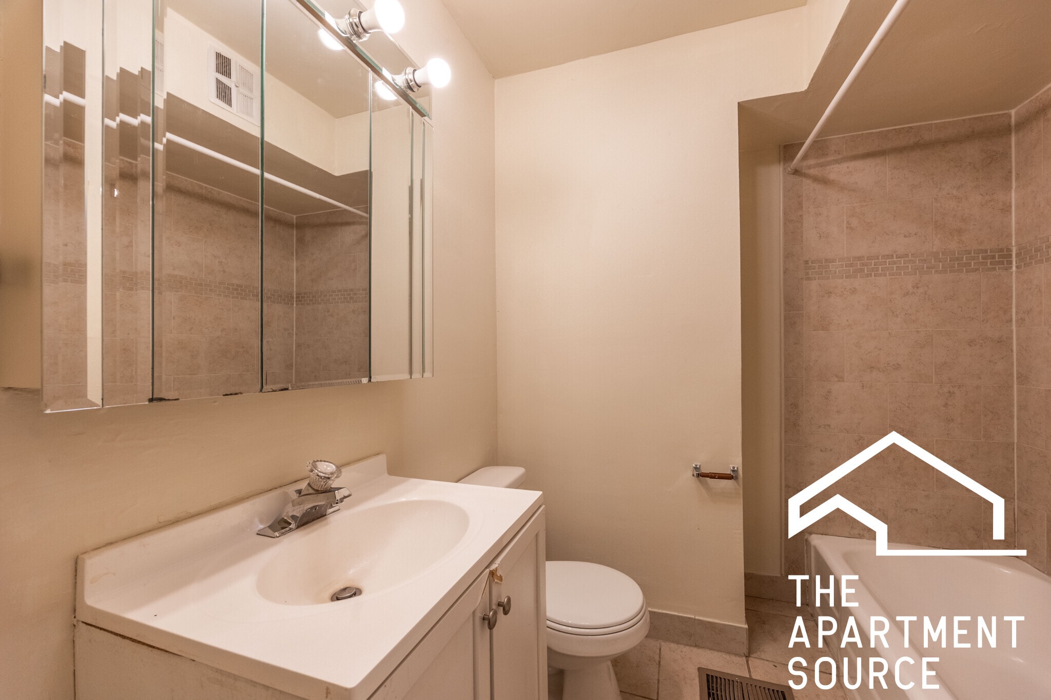 Building Photo - 1427 N Dearborn St