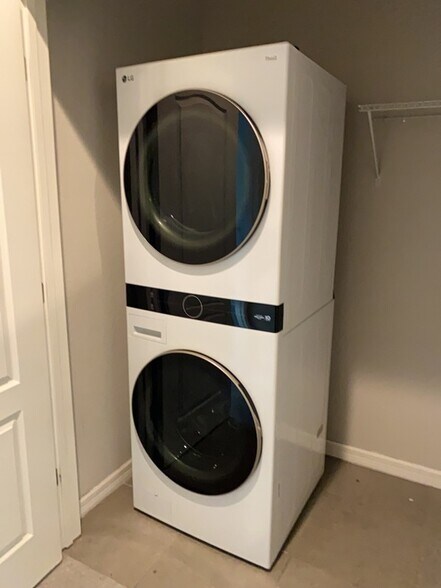 Building Photo - 56 Boardwalk Ave