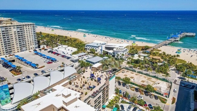 Building Photo - 100 SE 6th Ave