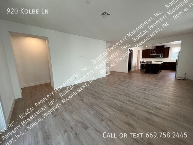 Building Photo - 920 Kolbe Ln