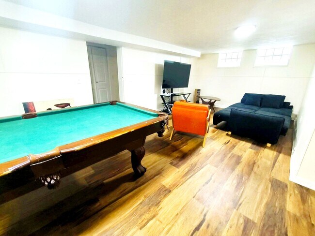 Building Photo - Bayard Luxe Hot Tub Escape