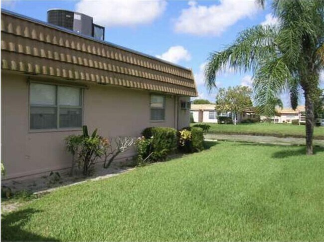 Building Photo - 166 Valencia Dr