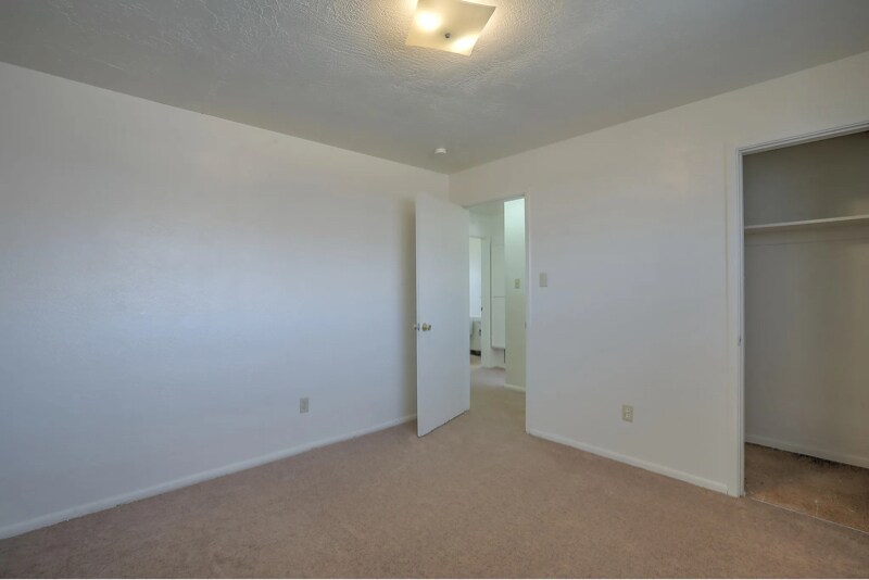 Building Photo - 3518 Crest Ave SE