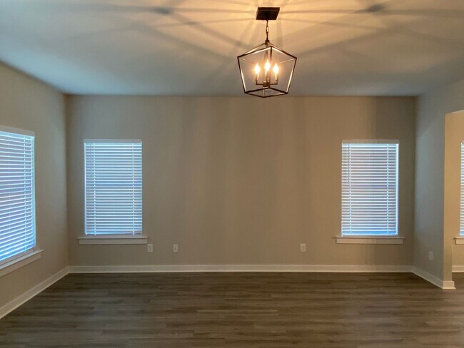Building Photo - 1245 Brookhaven Dr