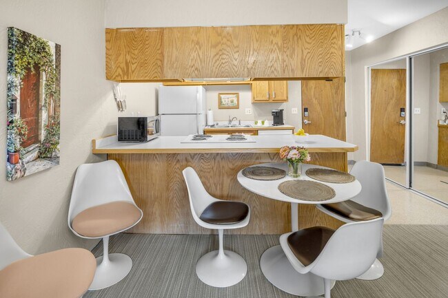 Building Photo - Downtown Anchorage One Bedroom One Bath (203)