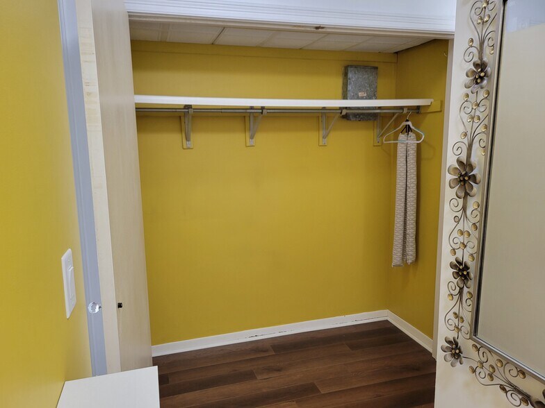 Large Entryway Closet - 4575 W 80th Street Cir