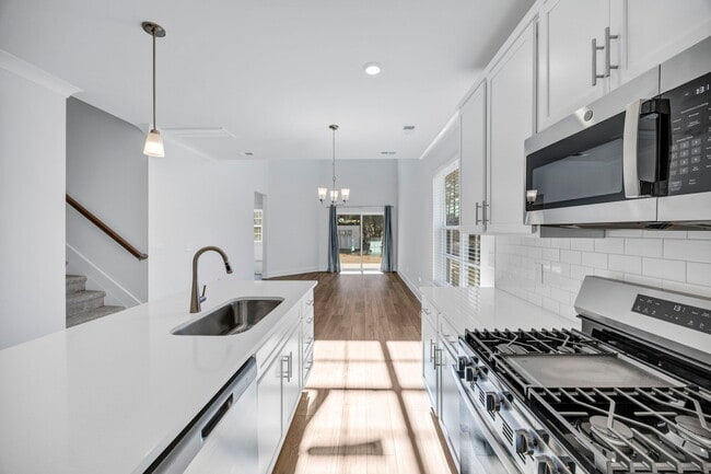 Building Photo - 600 Wetherbrooke Way