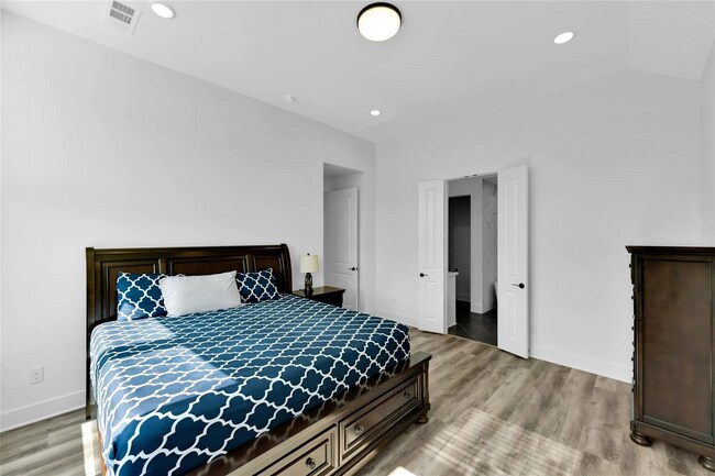 Building Photo - 6720 Stags Run