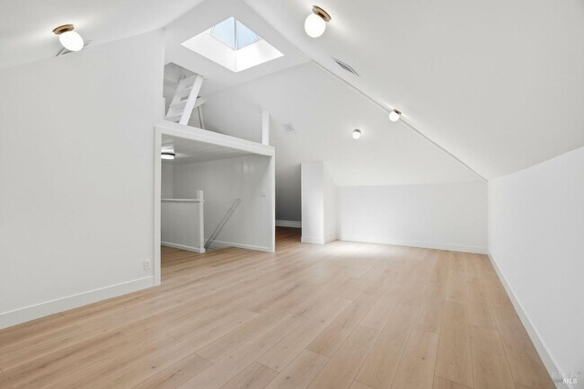 Building Photo - 172 Bella Vista Ave