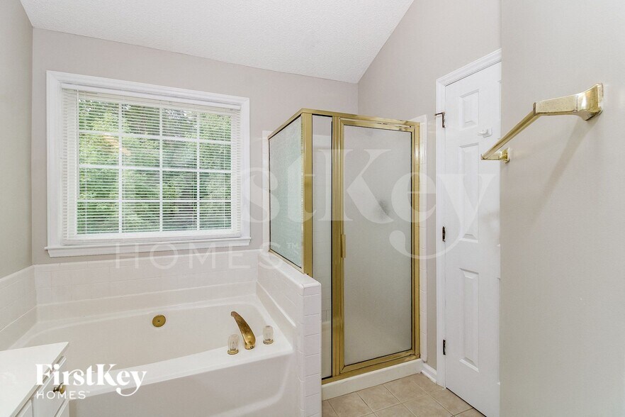 Building Photo - 3229 Sparrowhawk Dr
