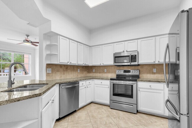 Building Photo - 826 Dakota Dr