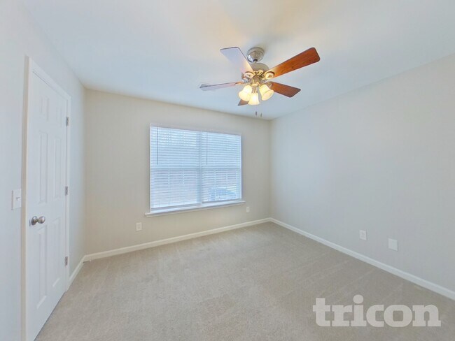 Building Photo - 175 Chesterbrook Ln