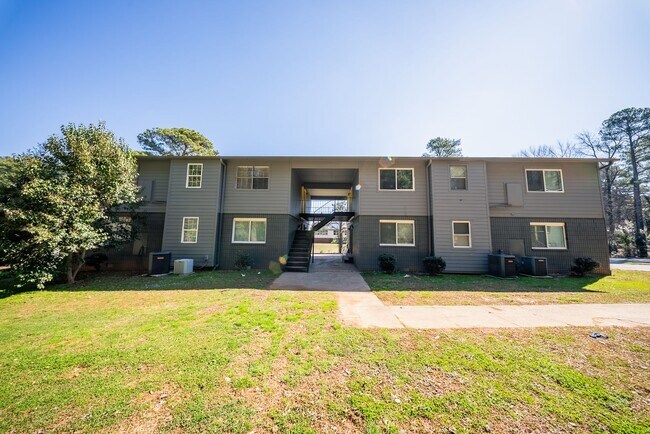 Building Photo - 203 Johnson St