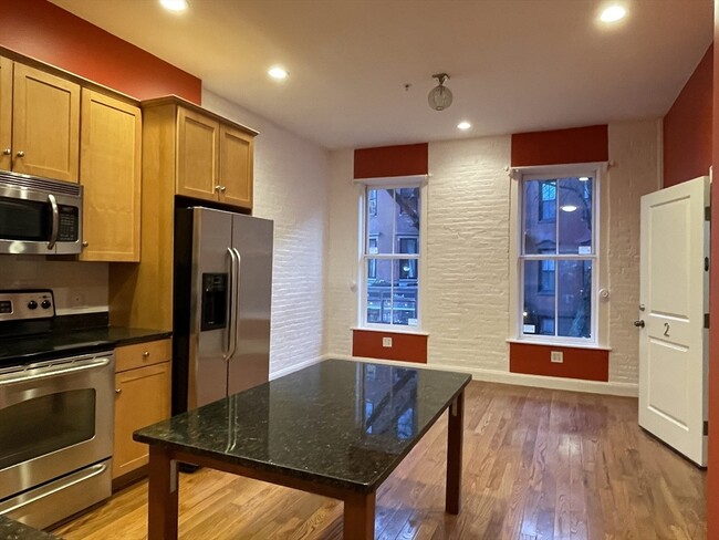Building Photo - 58 E Springfield St