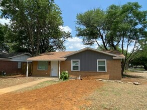 Building Photo - 1001 Paula Dr