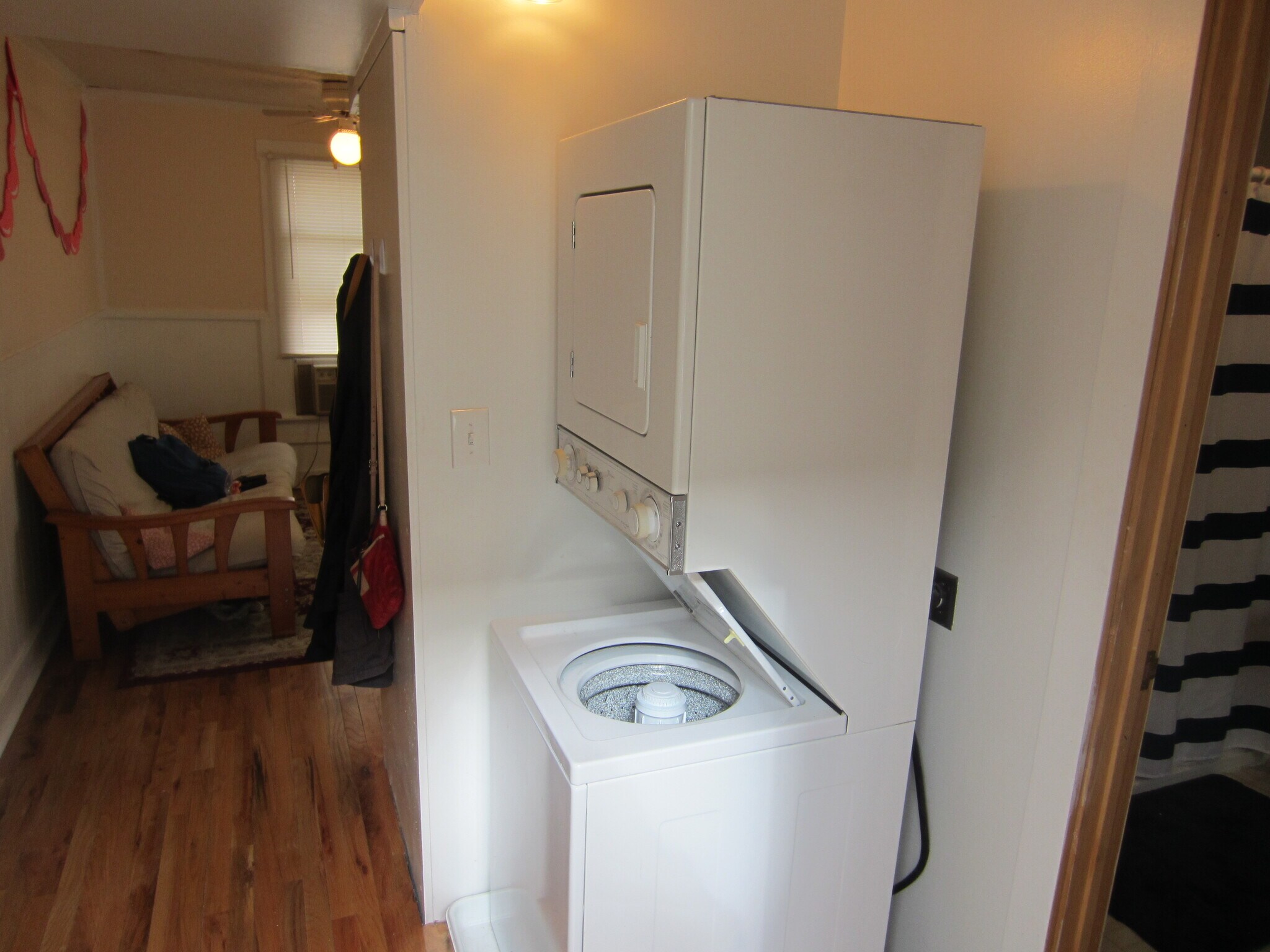 Building Photo - 1324 Vermont St