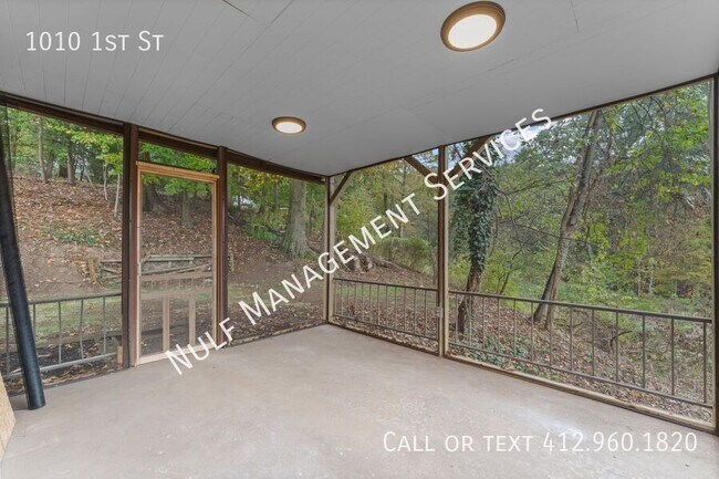 Building Photo - 1010 1st St