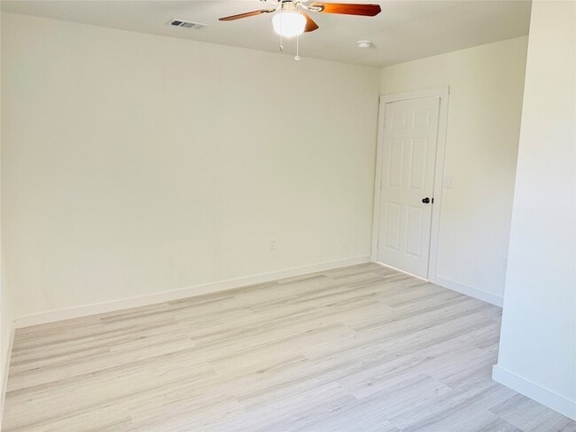 Building Photo - 1264 Cedar Haven Ave